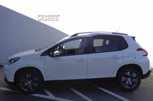 Peugeot 2008 Style 1.5 HDI 100CV 5P Peugeot 2008 Style 1.5 HDI 100CV 5P