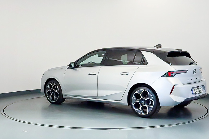 Opel ASTRA 5P GS Hybrid