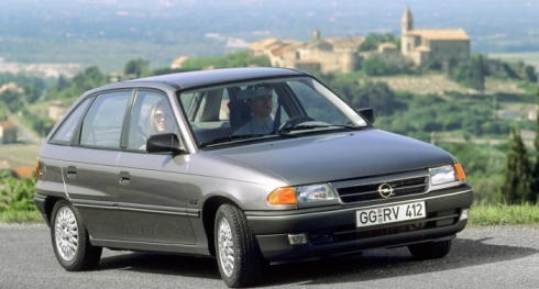 Opel Astra turns 30: 'bestseller' among compact models and change ambassador Opel Astra turns 30: 'bestseller' among compact models and change ambassador