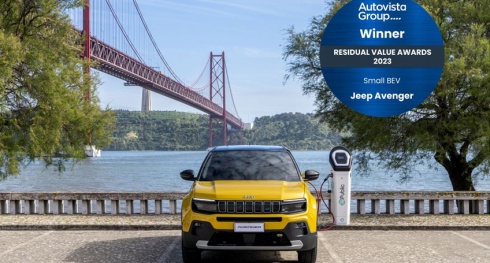 Jeep® Avenger conquista troféu “Autovista Group Residual Value Award 2023” na categoria “Small BEV”