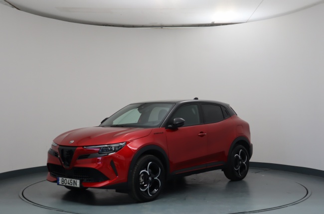 Alfa Romeo Junior Ibrida Speciale 1.2 136CV e-DCS6